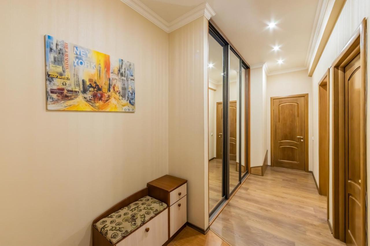 2К Квартира На Шота Руставелі, Бессарабка Kyiv Exterior photo